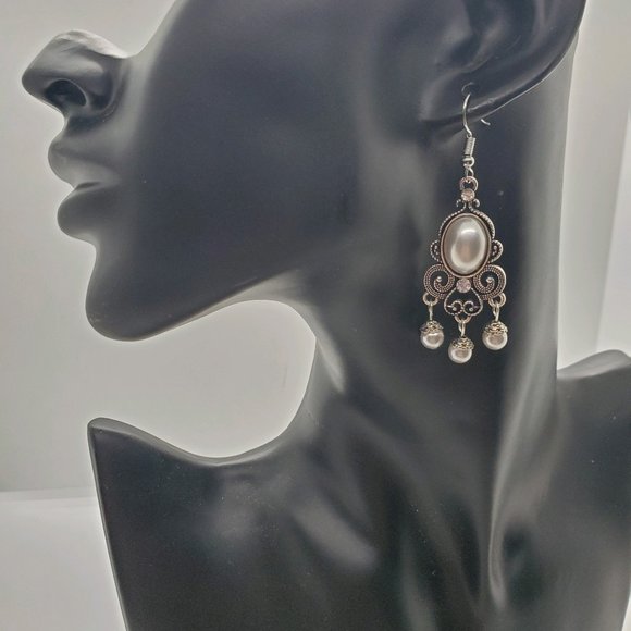 Jewelry - Beautiful Ornate Silver Earrings